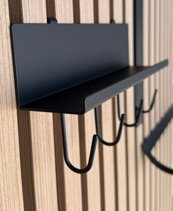 Jackenhalter mit Ablagefach